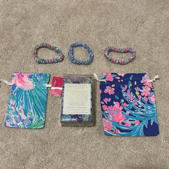✨FINAL HR TO BUY✨ Lilly Pulitzer Bundle Scrunchies Dust Bags Drink Umbrellas GWP - Picture 4 of 8